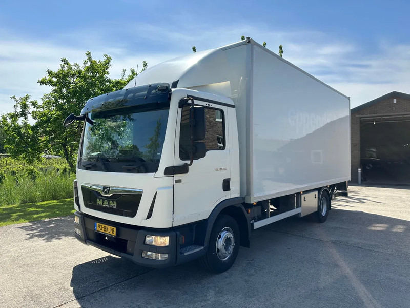 MAN TGL 10.190 / NL TRUCK / BOX / EURO 6 / MANUAL / NEW TYRES / LOADLIFT - Camión caja cerrada: foto 1 MAN TGL 10.190 / NL TRUCK / BOX / EURO 6 / MANUAL / NEW TYRES / LOADLIFT - Camión caja cerrada: foto 1