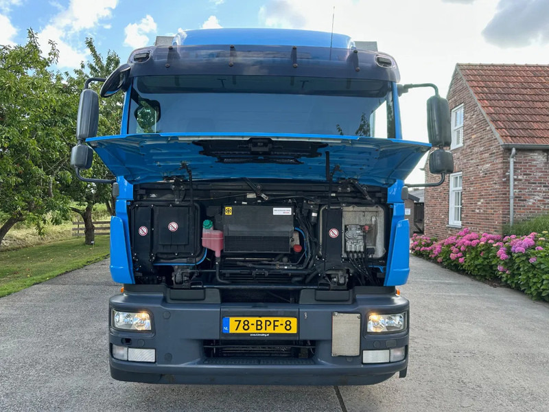 MAN TGM 12.250 / NL TRUCK / EURO 5 / SLIDING ROOF / BOX + TAILLIFT / FULL AIR / NAVI - Camión caja cerrada: foto 3 MAN TGM 12.250 / NL TRUCK / EURO 5 / SLIDING ROOF / BOX + TAILLIFT / FULL AIR / NAVI - Camión caja cerrada: foto 3