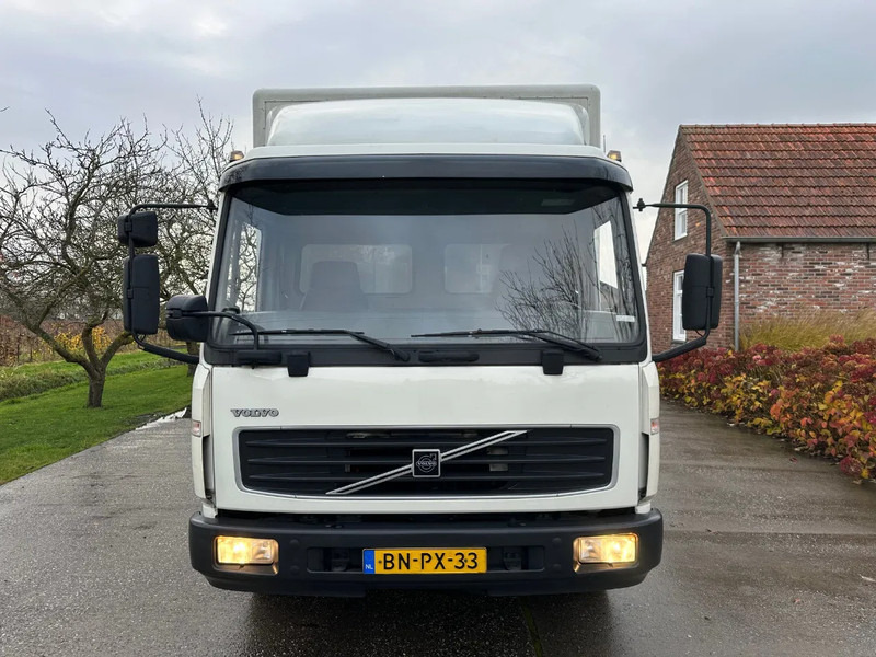 Volvo FL 612 180 / 12T / NL TRUCK / EURO3 / ANALOG / MANUAL / LEAF SPRING / BOX+LIFT / LOW KM - Camión caja cerrada: foto 2 Volvo FL 612 180 / 12T / NL TRUCK / EURO3 / ANALOG / MANUAL / LEAF SPRING / BOX+LIFT / LOW KM - Camión caja cerrada: foto 2