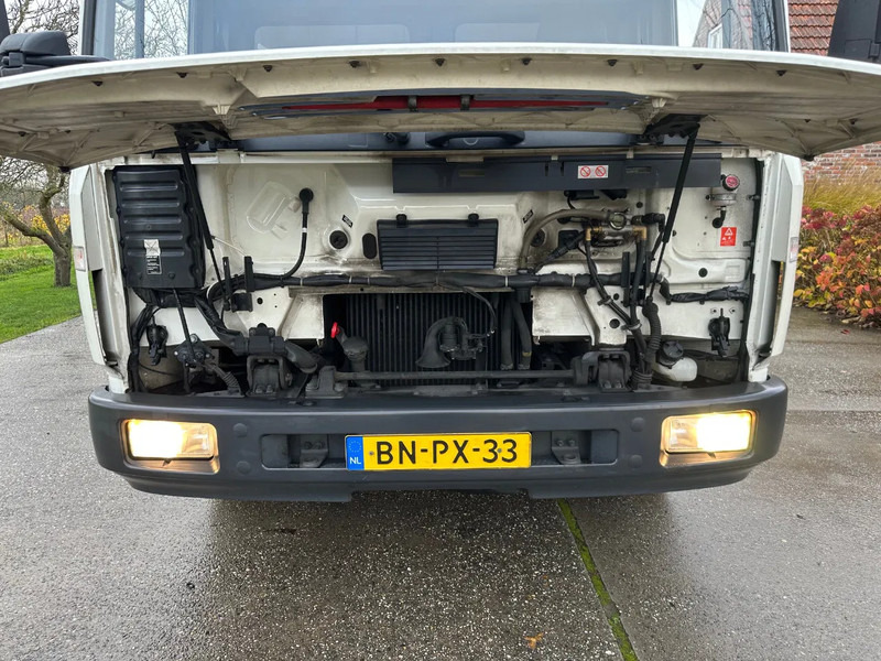 Volvo FL 612 180 / 12T / NL TRUCK / EURO3 / ANALOG / MANUAL / LEAF SPRING / BOX+LIFT / LOW KM - Camión caja cerrada: foto 3 Volvo FL 612 180 / 12T / NL TRUCK / EURO3 / ANALOG / MANUAL / LEAF SPRING / BOX+LIFT / LOW KM - Camión caja cerrada: foto 3