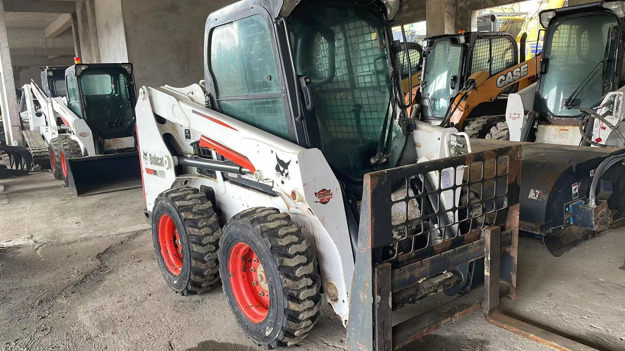 BOBCAT S550 - Herramienta/ Equipo: foto 1 BOBCAT S550 - Herramienta/ Equipo: foto 1