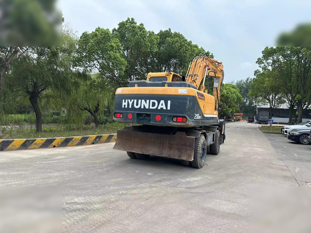 HYUNDAI ROBEX 210W-9 - Excavadora de ruedas: foto 3 HYUNDAI ROBEX 210W-9 - Excavadora de ruedas: foto 3