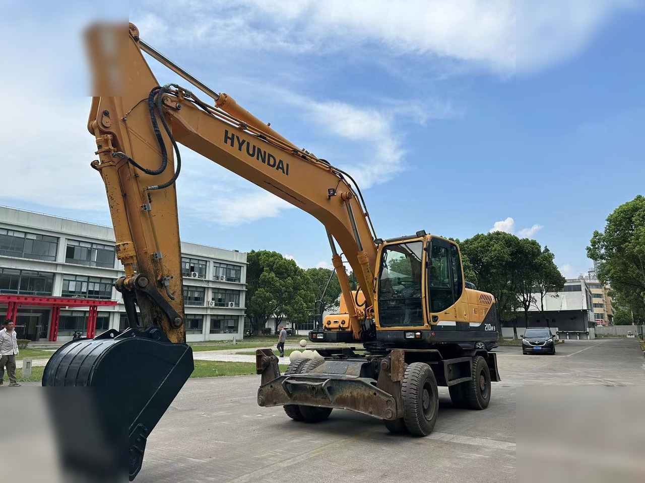 HYUNDAI ROBEX 210W-9 - Excavadora de ruedas: foto 1 HYUNDAI ROBEX 210W-9 - Excavadora de ruedas: foto 1