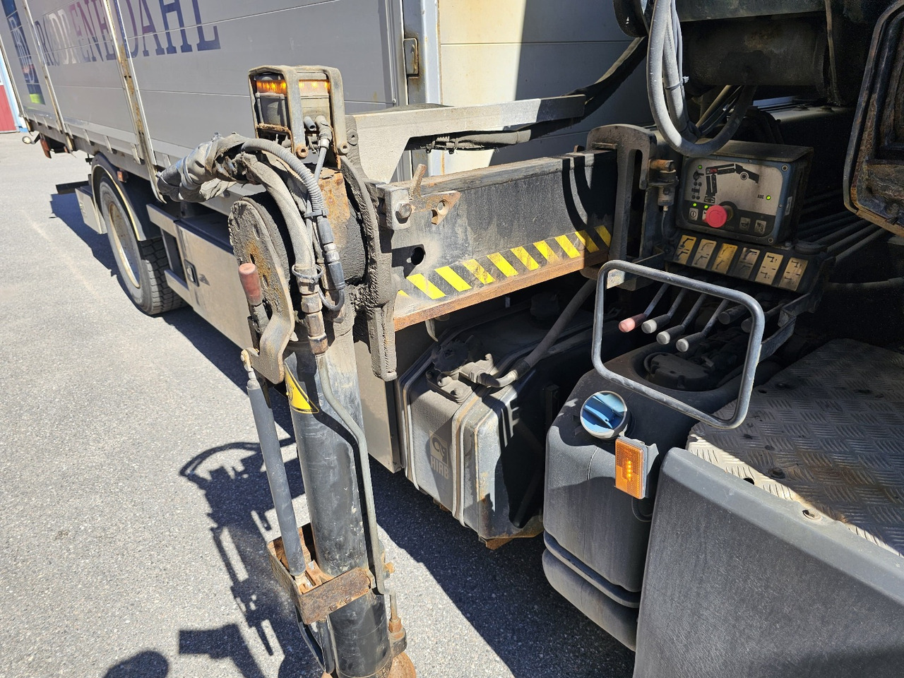 Scania P320 - Camión caja abierta, Camión grúa: foto 3 Scania P320 - Camión caja abierta, Camión grúa: foto 3