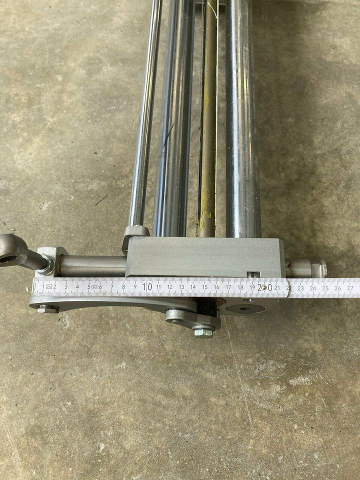 MAN Lion´s City 12 Türantrieb hintere Tür Teilenummer 36744066140 - Puerta y piezas para Camión: foto 2 MAN Lion´s City 12 Türantrieb hintere Tür Teilenummer 36744066140 - Puerta y piezas para Camión: foto 2