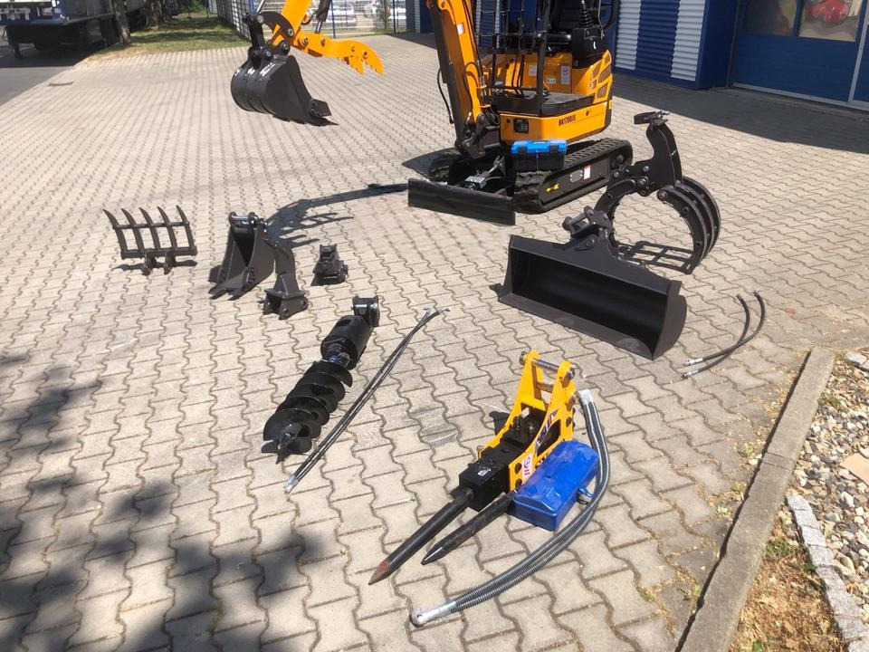 Minibagger BK1700JS inkl. Zubehörpaket Groß *INKL.19% MWST*BERGER KRAUS*KUBOTA*JOYST*SOFORT! - Miniexcavadora: foto 4 Minibagger BK1700JS inkl. Zubehörpaket Groß *INKL.19% MWST*BERGER KRAUS*KUBOTA*JOYST*SOFORT! - Miniexcavadora: foto 4
