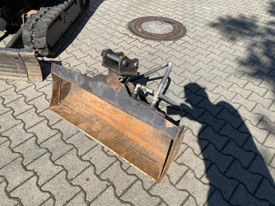 Minibagger BK2000ASR inkl. Schaufeln *INKL.19 MWST*95H*BERGER KRAUS*YANMAR-MOTOR* SCHWENKARM*VERSTELLFAHRWERK* - Miniexcavadora: foto 5 Minibagger BK2000ASR inkl. Schaufeln *INKL.19 MWST*95H*BERGER KRAUS*YANMAR-MOTOR* SCHWENKARM*VERSTELLFAHRWERK* - Miniexcavadora: foto 5