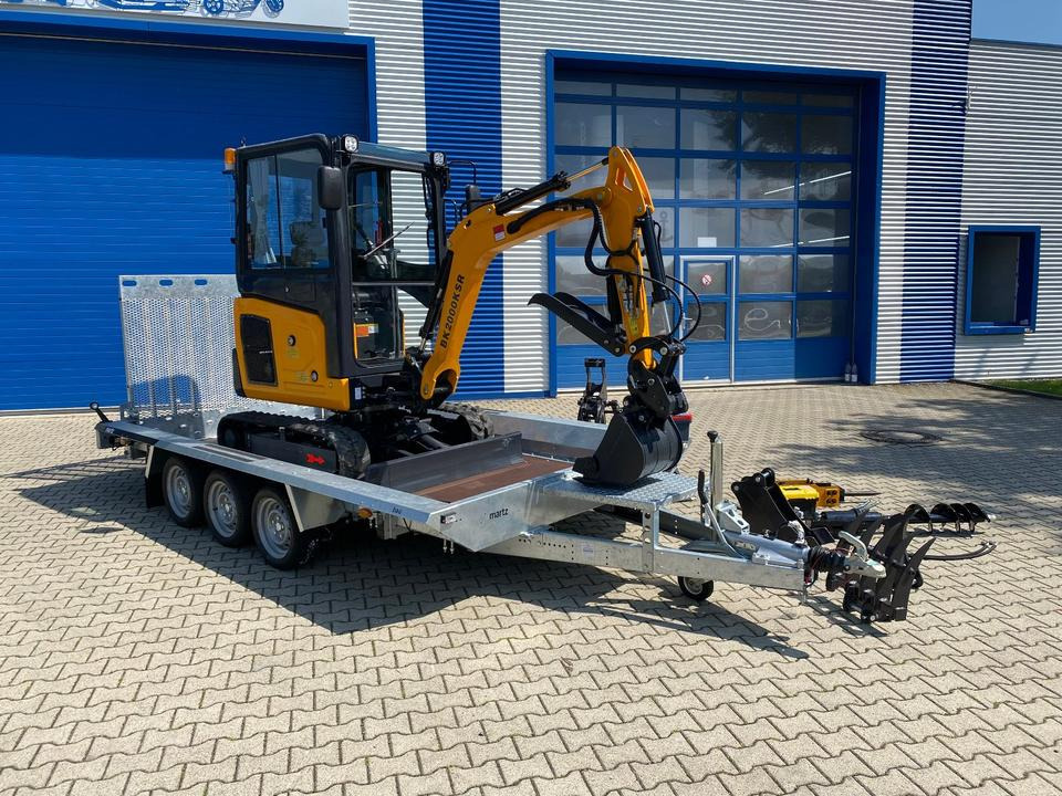 Minibagger BK2000KSR + Tieflader + Zubehör *INKL.19% MWST*BERGER KRAUS*YANMAR*SCHWENKARM* VERSTELLFAHRWERK* - Miniexcavadora, Remolque: foto 4 Minibagger BK2000KSR + Tieflader + Zubehör *INKL.19% MWST*BERGER KRAUS*YANMAR*SCHWENKARM* VERSTELLFAHRWERK* - Miniexcavadora, Remolque: foto 4