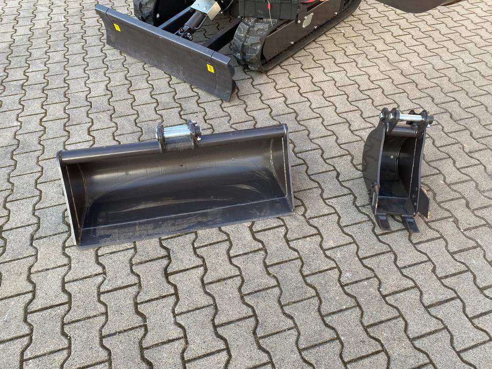 Minibagger BK2000NKSR inkl. Schaufelpaket *INKL.19% MWST*BERGER KRAUS*KUBOTA* KLIMA*SCHWENKARM*VERSTELLFAHRWERK* - Miniexcavadora: foto 5 Minibagger BK2000NKSR inkl. Schaufelpaket *INKL.19% MWST*BERGER KRAUS*KUBOTA* KLIMA*SCHWENKARM*VERSTELLFAHRWERK* - Miniexcavadora: foto 5