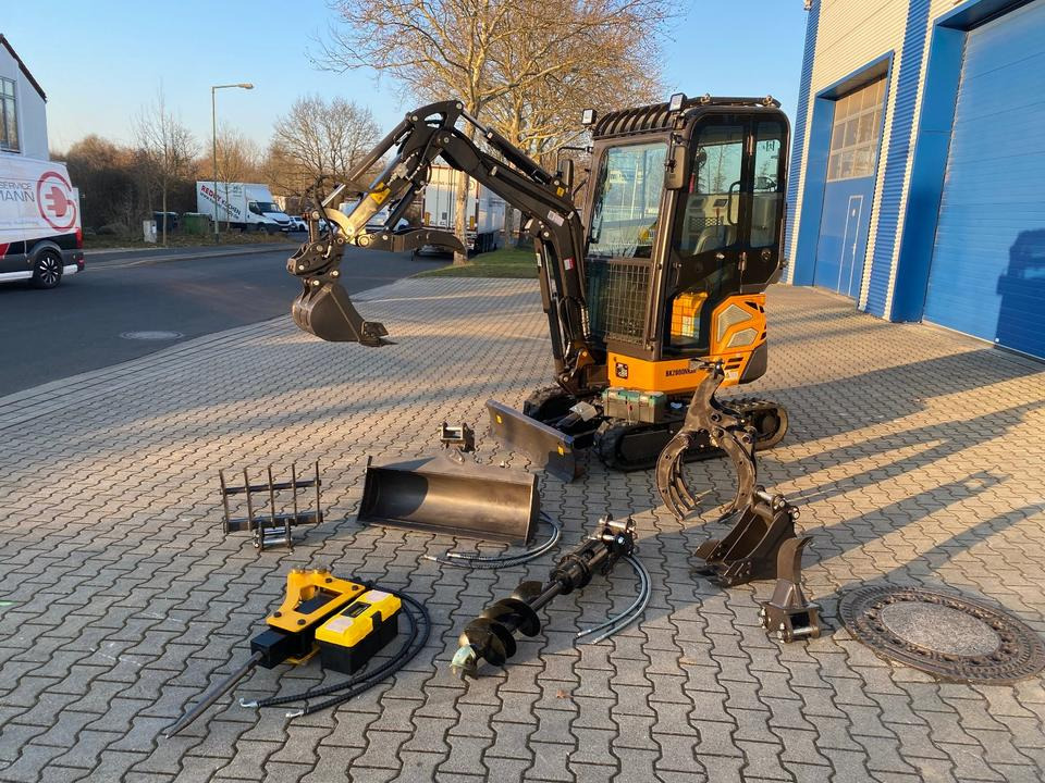 Minibagger BK2000NKSR inkl. Zubehörpaket *INKL.19% MWST*BERGER KRAUS*KUBOTA* KLIMA*SCHWENKARM*VERSTELLFAHRWERK* - Miniexcavadora: foto 2 Minibagger BK2000NKSR inkl. Zubehörpaket *INKL.19% MWST*BERGER KRAUS*KUBOTA* KLIMA*SCHWENKARM*VERSTELLFAHRWERK* - Miniexcavadora: foto 2
