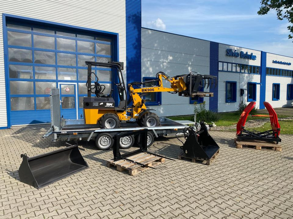 Radlader/Hoflader BK906 inkl. Tieflader und großem Zubehörpaket *INKL.19% MWST*BERGER KRAUS*PERKINS*CE*SOFORT!* - Miniexcavadora, Remolque: foto 1 Radlader/Hoflader BK906 inkl. Tieflader und großem Zubehörpaket *INKL.19% MWST*BERGER KRAUS*PERKINS*CE*SOFORT!* - Miniexcavadora, Remolque: foto 1