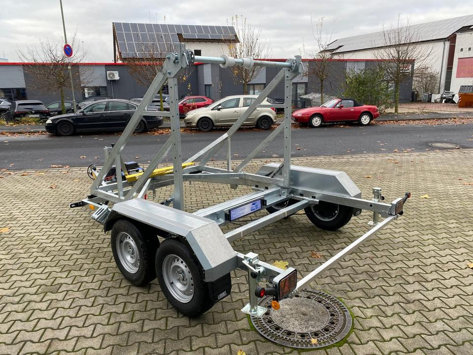 Vermietung / Kabelanhänger 3500KG E-Winde / Nutzlast 2825KG / Kabeltrommel-Anhänger / Glasfaser/ 3 Tage - Remolque portabobinas: foto 5 Vermietung / Kabelanhänger 3500KG E-Winde / Nutzlast 2825KG / Kabeltrommel-Anhänger / Glasfaser/ 3 Tage - Remolque portabobinas: foto 5