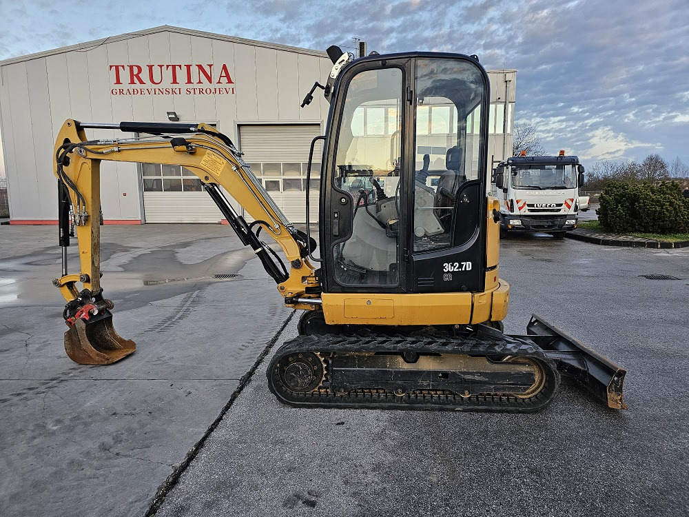 CATERPILLAR 302.7DCR - Miniexcavadora: foto 1 CATERPILLAR 302.7DCR - Miniexcavadora: foto 1