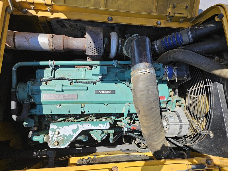 Excavadora de cadenas VOLVO EC240BNLC: foto 14