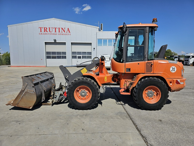 VOLVO L30G - Cargadora de ruedas: foto 2 VOLVO L30G - Cargadora de ruedas: foto 2