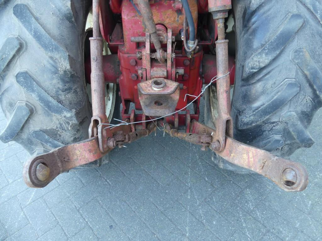 International 533 - Tractor: foto 5 International 533 - Tractor: foto 5