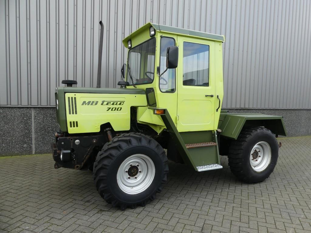 Mercedes Benz 700 - Tractor: foto 1 Mercedes Benz 700 - Tractor: foto 1