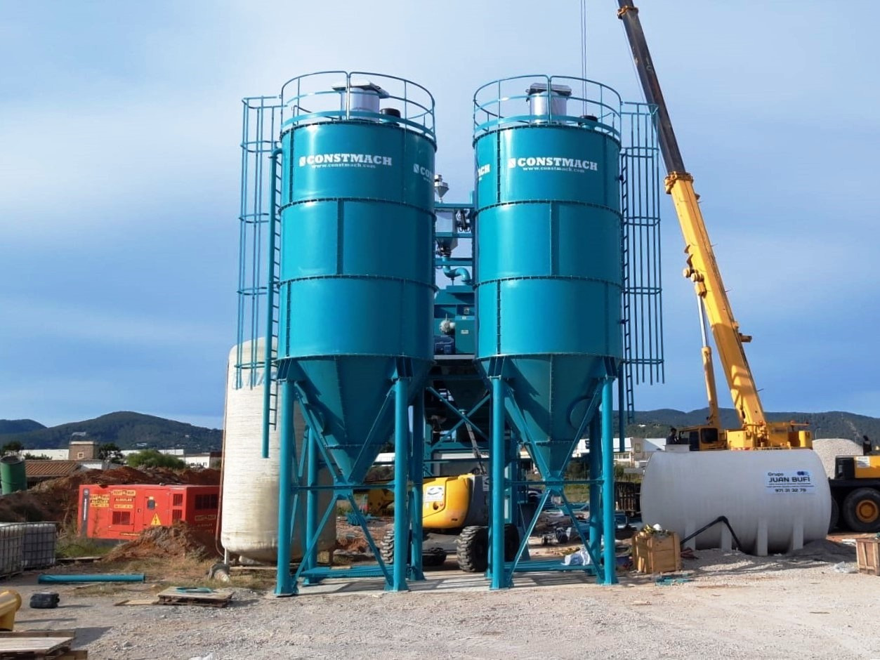 Constmach Zement Silo mit 50 Tonnen Kapazität - Silo de cemento: foto 1 Constmach Zement Silo mit 50 Tonnen Kapazität - Silo de cemento: foto 1