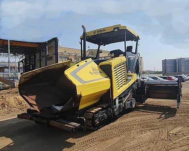 Bomag BF700C-2 - Pavimentadora de asfalto: foto 1 Bomag BF700C-2 - Pavimentadora de asfalto: foto 1