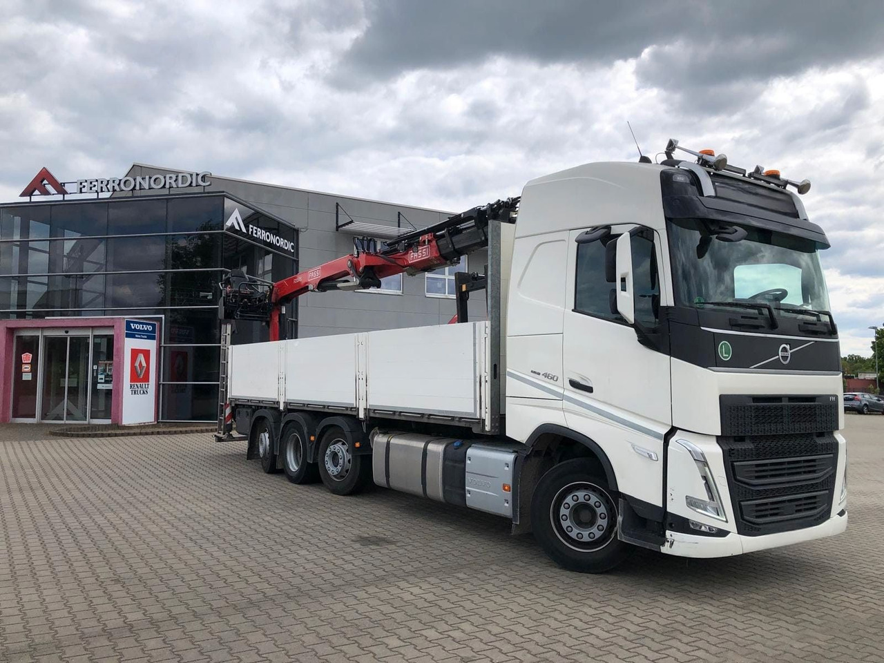 Volvo FH460 8x2 TRIDEM VLA&NLA gelenkt*FASSI F215AS.24 - Camión grúa: foto 3 Volvo FH460 8x2 TRIDEM VLA&NLA gelenkt*FASSI F215AS.24 - Camión grúa: foto 3