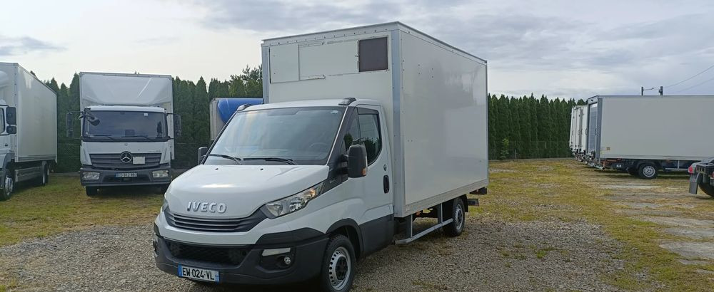 Iveco Daily 35S16 - Furgoneta caja cerrada: foto 2 Iveco Daily 35S16 - Furgoneta caja cerrada: foto 2