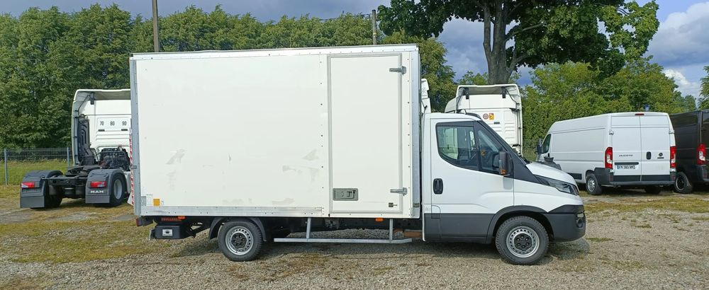 Iveco Daily 35S16 - Furgoneta caja cerrada: foto 4 Iveco Daily 35S16 - Furgoneta caja cerrada: foto 4