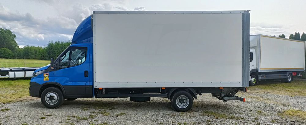 Iveco Daily 70C18 - Camión caja cerrada: foto 4 Iveco Daily 70C18 - Camión caja cerrada: foto 4