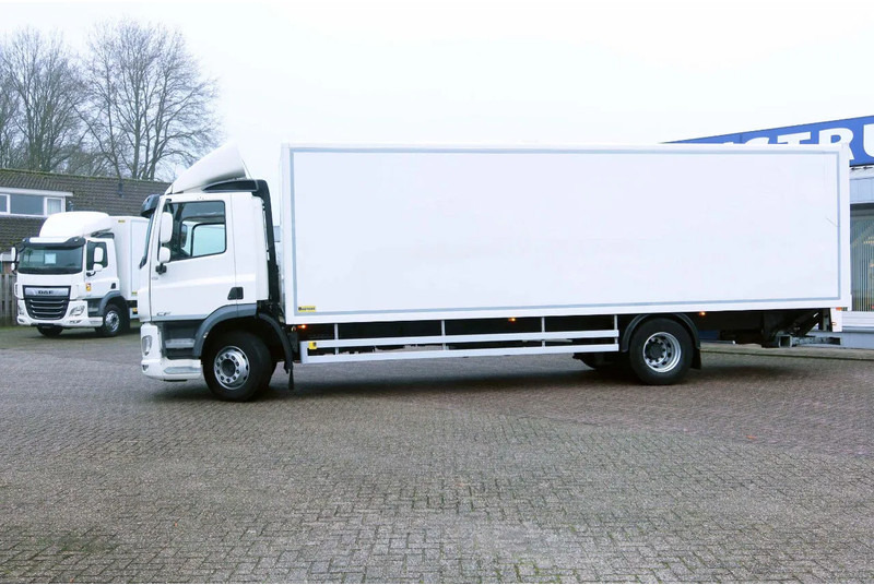DAF CF 290 FA Bak+ klep Dhollandia 2000 kg - Camión caja cerrada: foto 2 DAF CF 290 FA Bak+ klep Dhollandia 2000 kg - Camión caja cerrada: foto 2