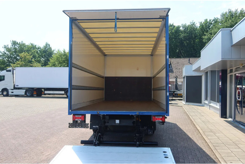 Iveco 72 C 18 Automaat + klep - Camión caja cerrada: foto 4 Iveco 72 C 18 Automaat + klep - Camión caja cerrada: foto 4