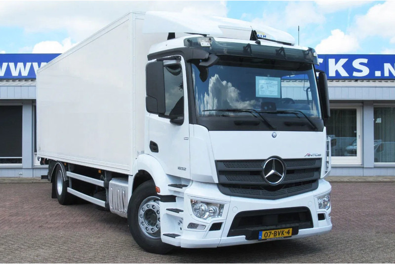 Mercedes-Benz Actros 1832 1832 LL 4x2 - Camión caja cerrada: foto 2 Mercedes-Benz Actros 1832 1832 LL 4x2 - Camión caja cerrada: foto 2