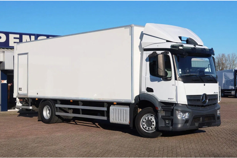Mercedes-Benz Antos 2127 L Bak+Klep 2000 kg Euro 6 - Camión caja cerrada: foto 2 Mercedes-Benz Antos 2127 L Bak+Klep 2000 kg Euro 6 - Camión caja cerrada: foto 2