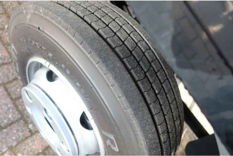Camión caja cerrada Mercedes-Benz Atego 818 818 L Bak+ Klep 1500 kg. Geisoleerd dak: foto 20