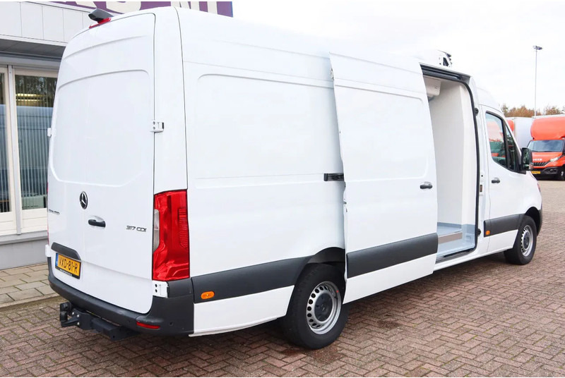 Mercedes-Benz Sprinter 317 L3 H2 Koel / Vries/ Verwarmen + 220 volt nachtaansluiting - Furgoneta frigorifica: foto 3 Mercedes-Benz Sprinter 317 L3 H2 Koel / Vries/ Verwarmen + 220 volt nachtaansluiting - Furgoneta frigorifica: foto 3