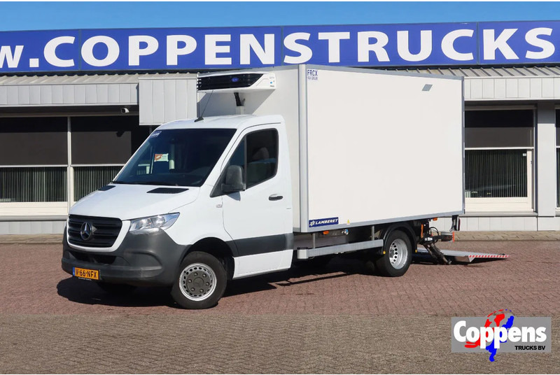 Mercedes-Benz Sprinter 516 CDI Koel/Vries + Dhollandia Klep 750 kg Carrier 300 Xarios Dag + nacht 220 Volt - Furgoneta frigorifica: foto 1 Mercedes-Benz Sprinter 516 CDI Koel/Vries + Dhollandia Klep 750 kg Carrier 300 Xarios Dag + nacht 220 Volt - Furgoneta frigorifica: foto 1