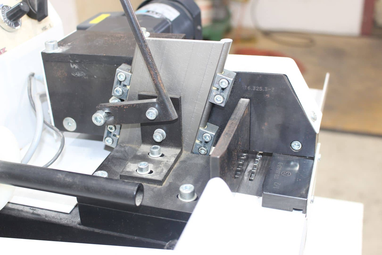 RENZ HSC-E - Máquina de corte de papel: foto 4 RENZ HSC-E - Máquina de corte de papel: foto 4