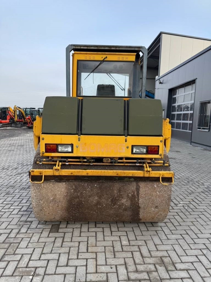 Bomag BW 151 AD-2 - Apisonadora de asfalto: foto 4 Bomag BW 151 AD-2 - Apisonadora de asfalto: foto 4