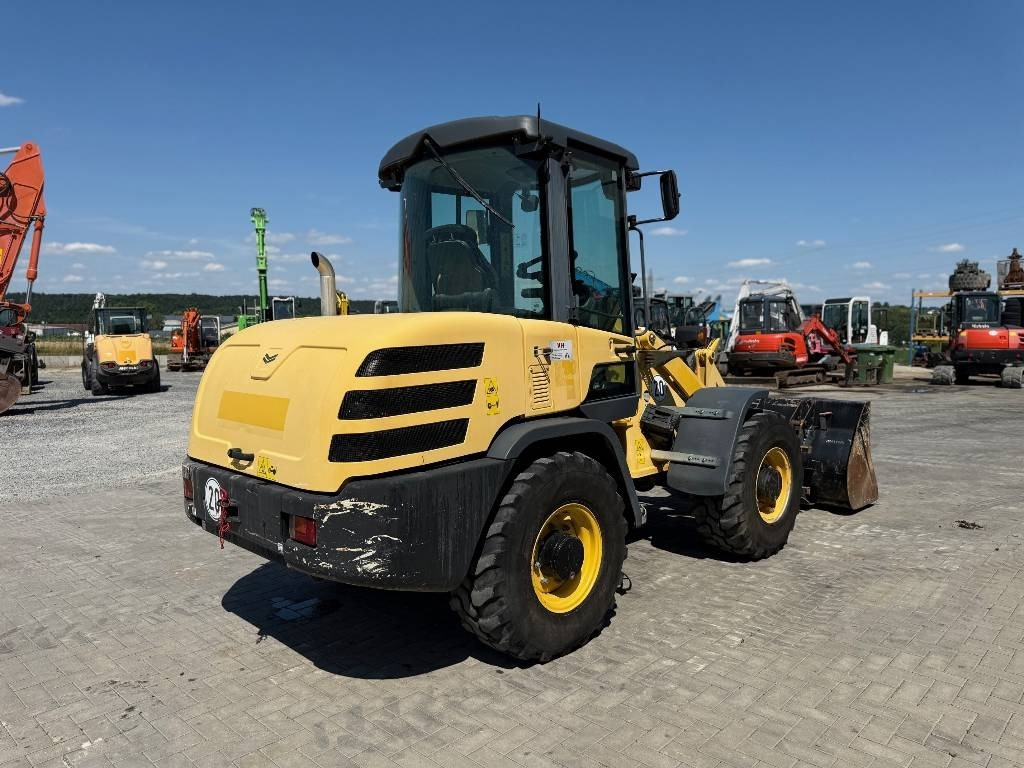 Yanmar V 80 - Cargadora de ruedas: foto 5 Yanmar V 80 - Cargadora de ruedas: foto 5