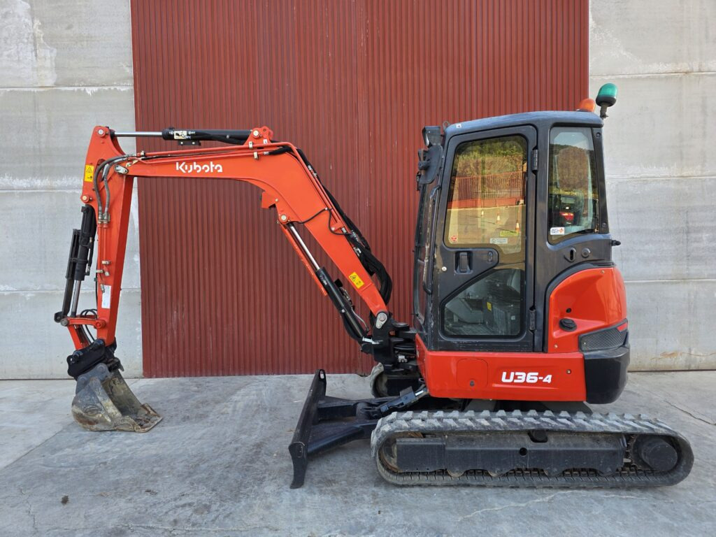 KUBOTA U36-4 - Miniexcavadora: foto 1 KUBOTA U36-4 - Miniexcavadora: foto 1