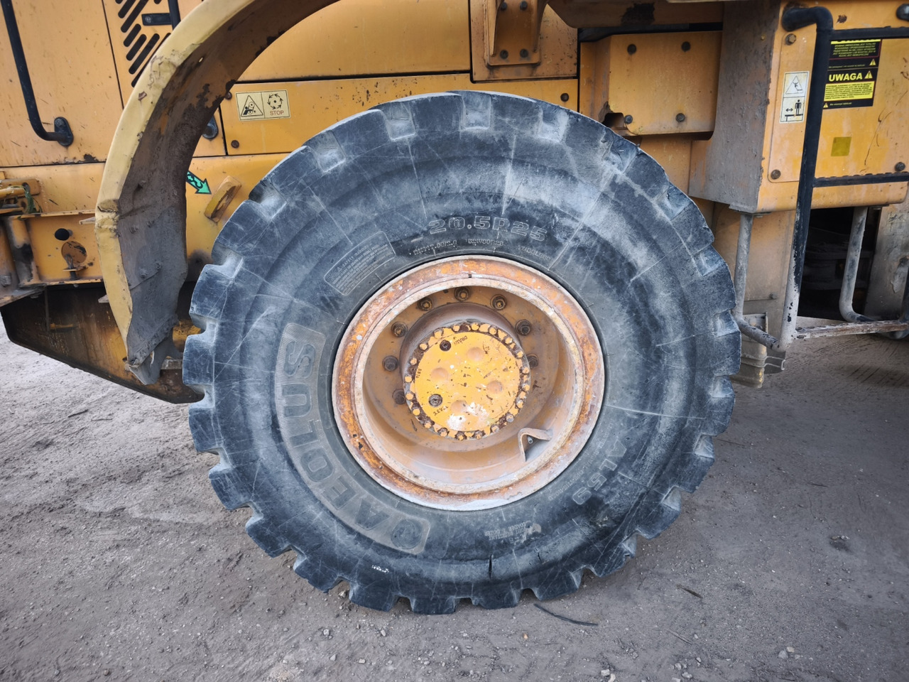 HYUNDAI 757-7 - Cargadora de ruedas: foto 3 HYUNDAI 757-7 - Cargadora de ruedas: foto 3