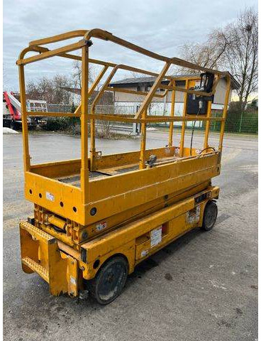 Haulotte Compact 8 - Scherenarbeitsbühne 8,2m, BJ 2021 - Plataforma de tijeras: foto 4 Haulotte Compact 8 - Scherenarbeitsbühne 8,2m, BJ 2021 - Plataforma de tijeras: foto 4