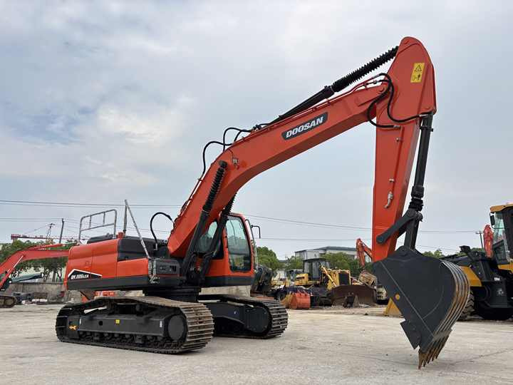 22 Tons Excavator Original Doosan Dx225LCA Crawler Digger Secondhand Used Good Condition Doosan Hydraulic Excavator on Sale - Excavadora de cadenas: foto 2 22 Tons Excavator Original Doosan Dx225LCA Crawler Digger Secondhand Used Good Condition Doosan Hydraulic Excavator on Sale - Excavadora de cadenas: foto 2