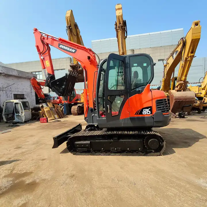 Best Price For 6t Mini Excavator,Small Excavating Machine Korea Doosan Used Excavators Doosan Dx60 For Sale In Shanghai - Excavadora de cadenas: foto 2 Best Price For 6t Mini Excavator,Small Excavating Machine Korea Doosan Used Excavators Doosan Dx60 For Sale In Shanghai - Excavadora de cadenas: foto 2