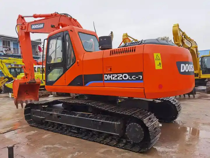 Excavadora de cadenas Excellent ConditionUsed Excavator Doosan Dh220 ,Nice Performance 22ton Used Excavator Dh220-7 At Low Price For Sale: foto 6