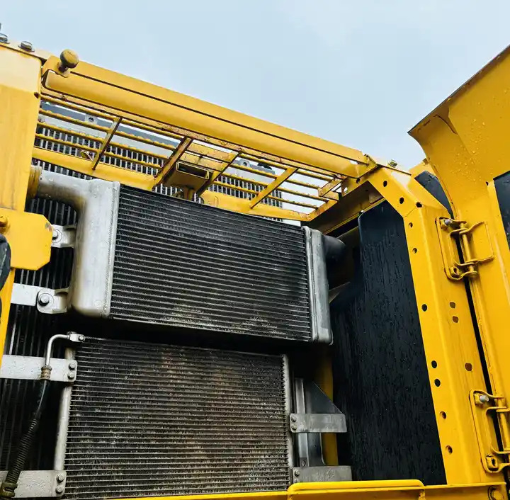 Favorable Price Japan Original Good Working Condition Used Komatsu Pc300-7 Tracked Excavator In Shanghai - Excavadora de cadenas: foto 2 Favorable Price Japan Original Good Working Condition Used Komatsu Pc300-7 Tracked Excavator In Shanghai - Excavadora de cadenas: foto 2