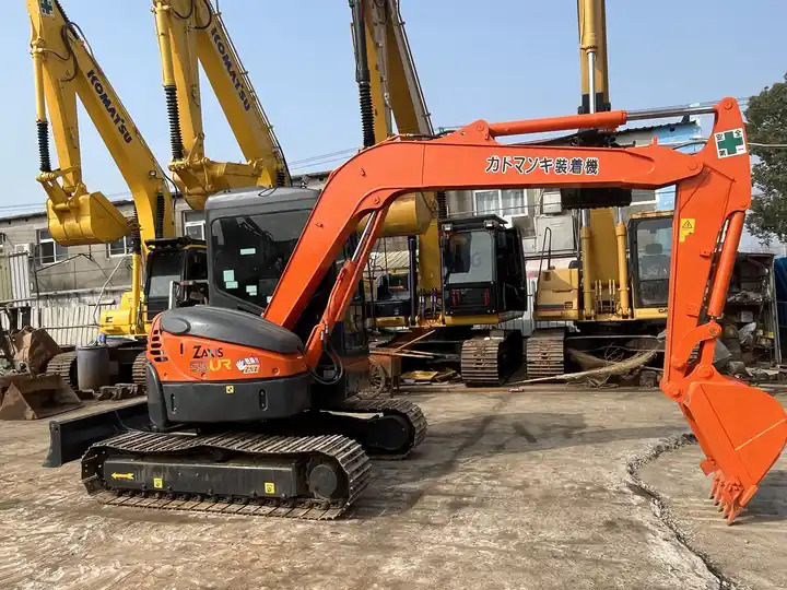 Heavy Equipments HITACHI ZX55UR Mini Digger For Excavator and High Quality Digging Machine On Sale - Excavadora de cadenas: foto 3 Heavy Equipments HITACHI ZX55UR Mini Digger For Excavator and High Quality Digging Machine On Sale - Excavadora de cadenas: foto 3