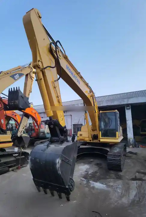 High quality Japan original Used excavator Komatsu PC 200 Used Komatsu PC200 Excavator PC 220-8 220- 8 good condition on sale - Excavadora de cadenas: foto 2 High quality Japan original Used excavator Komatsu PC 200 Used Komatsu PC200 Excavator PC 220-8 220- 8 good condition on sale - Excavadora de cadenas: foto 2