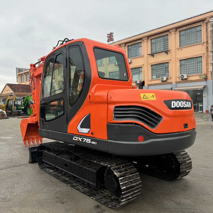 Hot Sale Used Doosan DX75-9C Excavator Doosan 7.5 Ton Crawler Digger Original Equipment - Excavadora de cadenas: foto 1 Hot Sale Used Doosan DX75-9C Excavator Doosan 7.5 Ton Crawler Digger Original Equipment - Excavadora de cadenas: foto 1