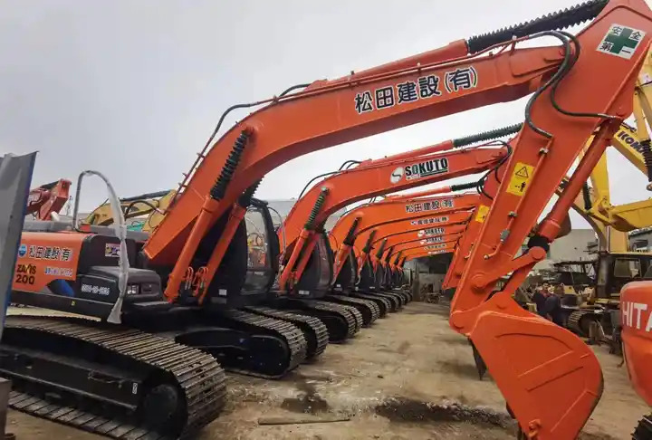 Japan Made Used Excavator Hitachi Ex200-1,Ex200 With Good Condition And Best Price Excavator Machine in Shanghai - Excavadora de cadenas: foto 2 Japan Made Used Excavator Hitachi Ex200-1,Ex200 With Good Condition And Best Price Excavator Machine in Shanghai - Excavadora de cadenas: foto 2
