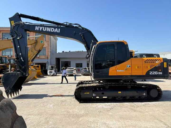 Korea Original Used Hyundai 220LC-9S Excavator Used Robex Hyundai 220 Excavator 220LC-9S Used Excavators for Sale - Excavadora: foto 5 Korea Original Used Hyundai 220LC-9S Excavator Used Robex Hyundai 220 Excavator 220LC-9S Used Excavators for Sale - Excavadora: foto 5