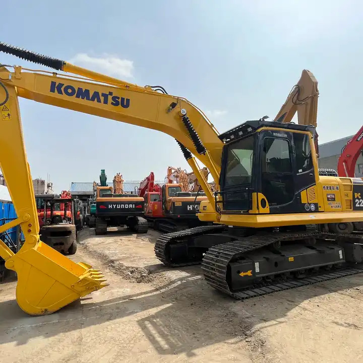 PC220-8 USED EXCAVATOR Good Condition Komatsu PC 200 Original Japan Cheap Used Excavators Used Original Japan Komatsu pc200-8 - Excavadora de cadenas: foto 1 PC220-8 USED EXCAVATOR Good Condition Komatsu PC 200 Original Japan Cheap Used Excavators Used Original Japan Komatsu pc200-8 - Excavadora de cadenas: foto 1